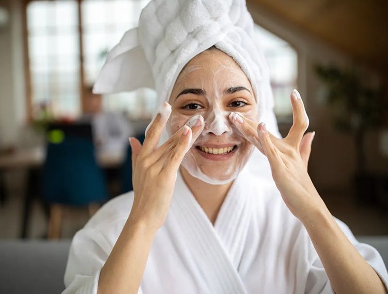 Sữa rửa mặt nào tốt? Top 7 loại dịu nhẹ, sạch sâu cho mọi loại da