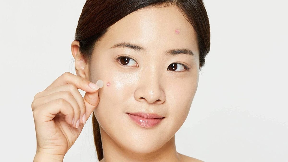 5 tác dụng tuyệt vời của miếng dán mụn & Cách dùng chuẩn